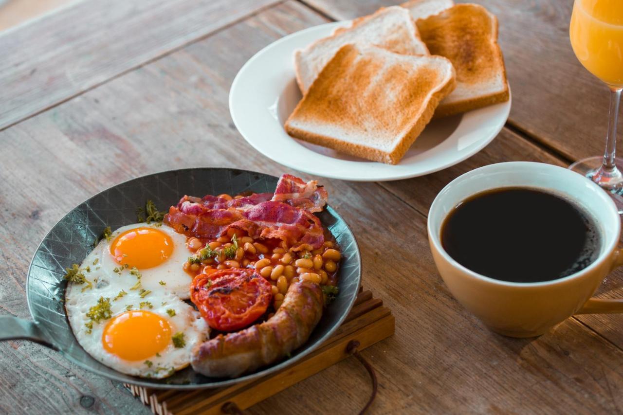 Bed & Breakfast Unter Den Linden Hungen Екстериор снимка