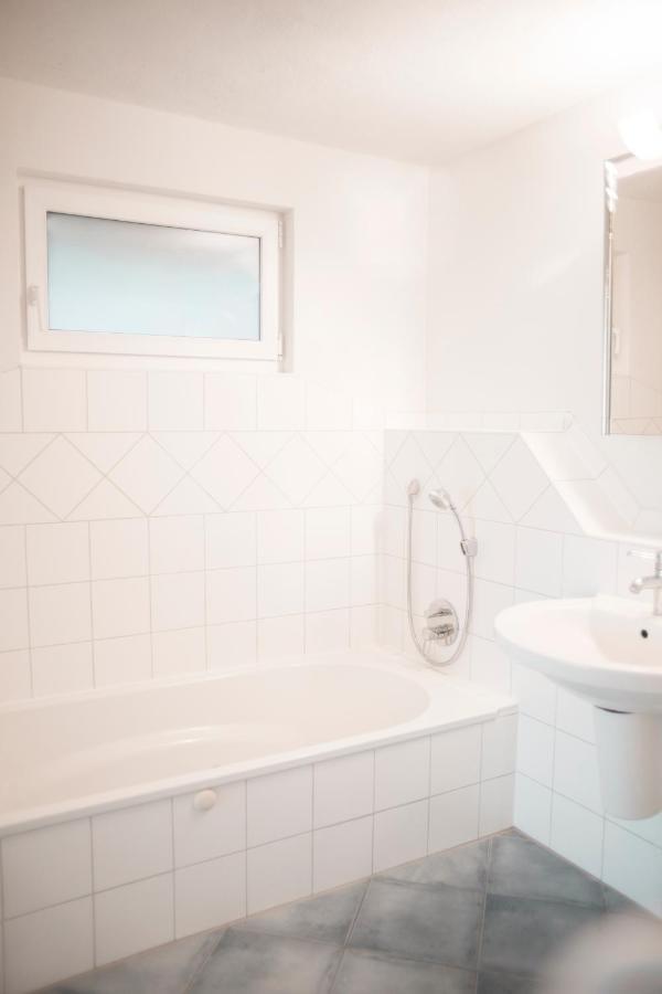 Bed & Breakfast Unter Den Linden Hungen Екстериор снимка