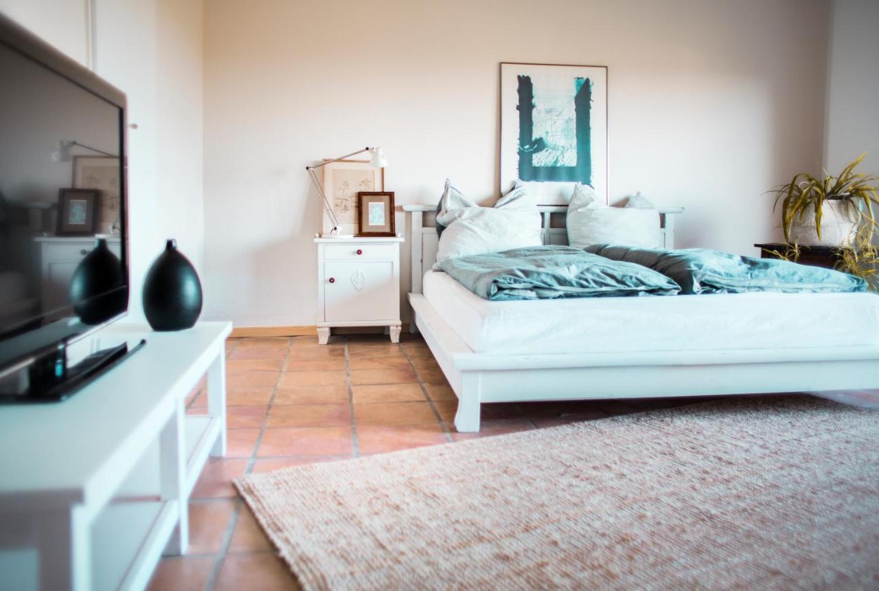 Bed & Breakfast Unter Den Linden Hungen Екстериор снимка